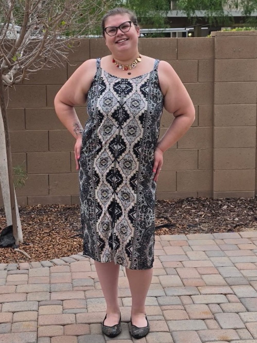 Sleeveless Black and White Printed Midi Dress